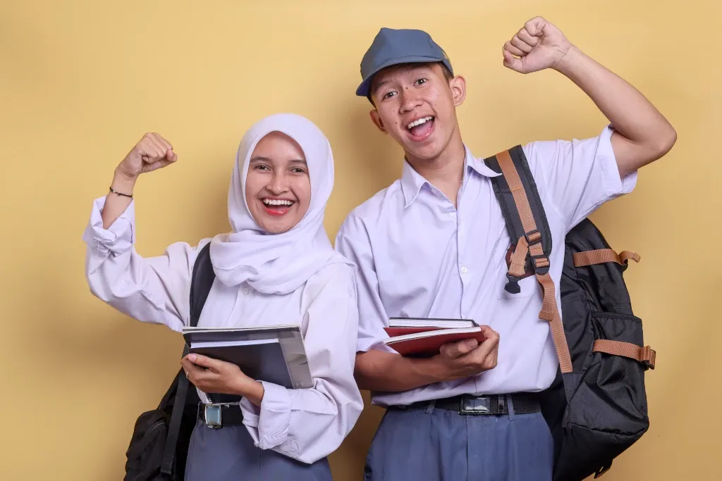 Nusa Lingua teacher with students
